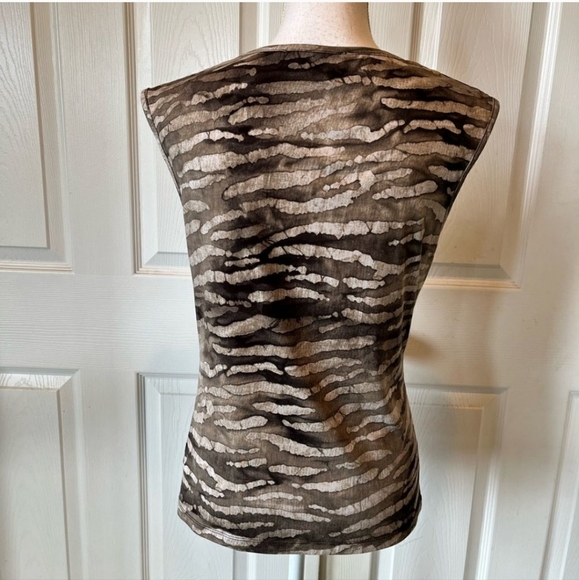Michael Kors tiger print cowl neck sleeveless Top size small - Picture 4 of 10